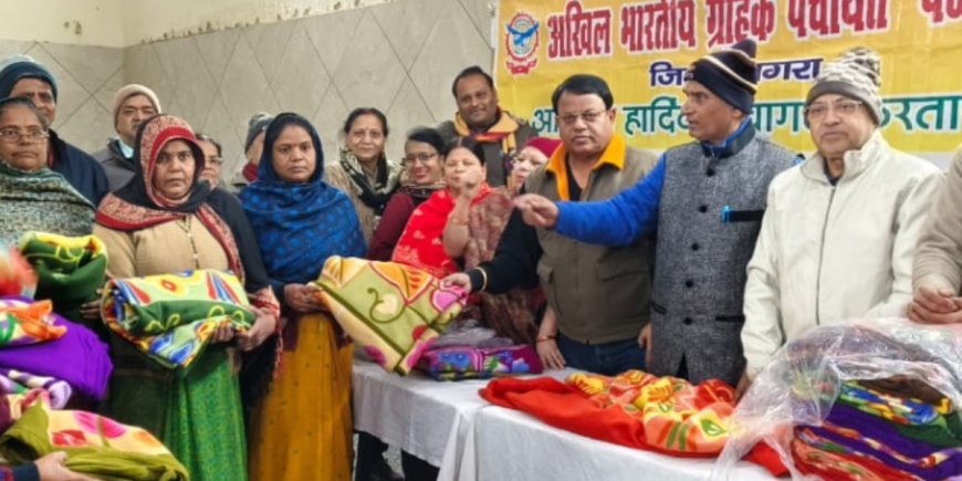 Blankets distributed to the poor in Agra to provide relief from cold