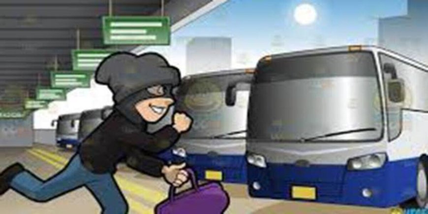 Jewellery worth lakhs of rupees stolen from a person's bag in a roadways bus